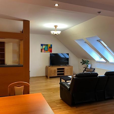 Dependance Patriot Trnava Hotel Bagian luar foto