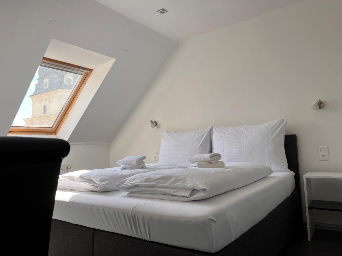 Dependance Patriot Trnava Hotel Bagian luar foto