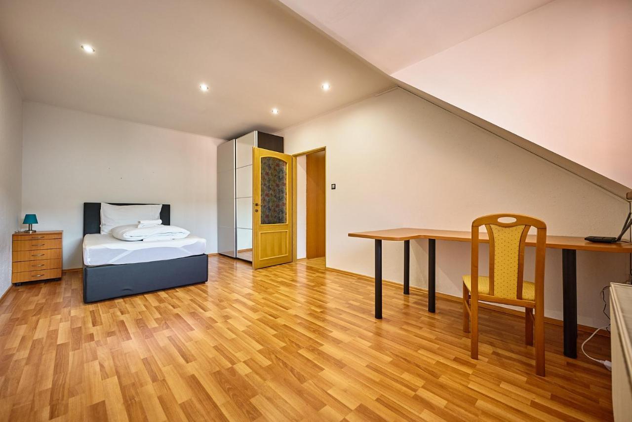 Dependance Patriot Trnava Hotel Bagian luar foto