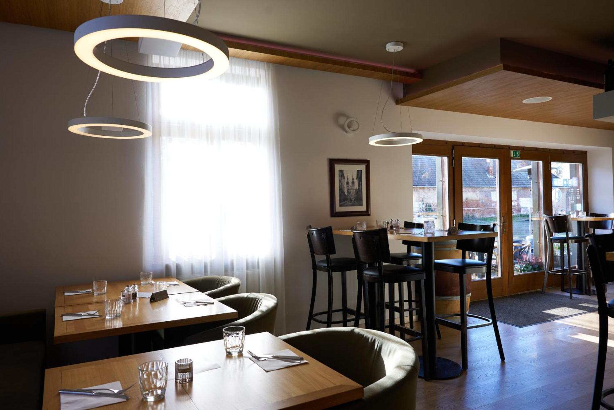 Dependance Patriot Trnava Hotel Bagian luar foto