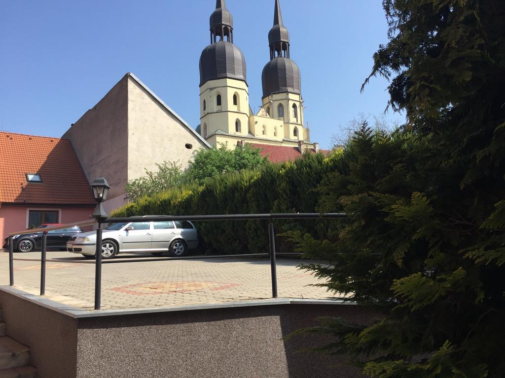 Dependance Patriot Trnava Hotel Bagian luar foto