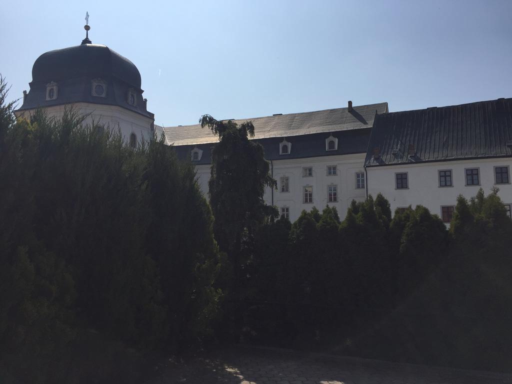 Dependance Patriot Trnava Hotel Bagian luar foto