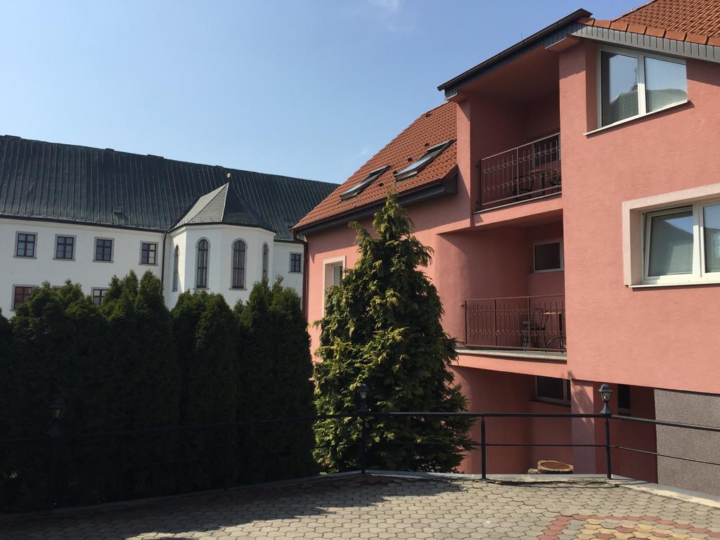 Dependance Patriot Trnava Hotel Bagian luar foto